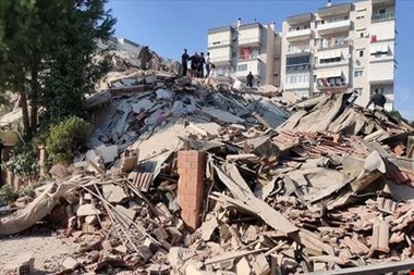 آخرین خبرها از زلزله ترکیه؛ شمار جان باختگان زلزله به ۴۵۴۴ تن رسید