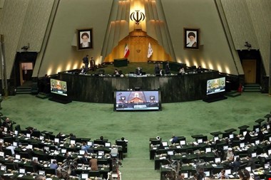 «فاطمی امین» خرید خودرو و ازدواج را برای جوان ایرانی به رویا تبدیل کرده / وزیر در خدمت دو خودروساز بزرگ کشور است نه صنعت
