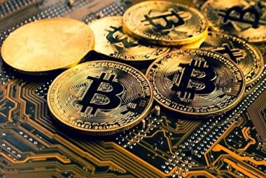 پیشبینی قیمت بیت کوین مرداد ۱۴۰۴ / منتظر سقوط سنگین باشید