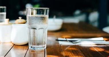 نوشیدن آب قند خون را کنترل میکند؟