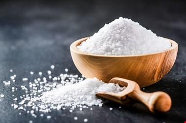 یک قاشق نمک با مغز ما چه می کند؟