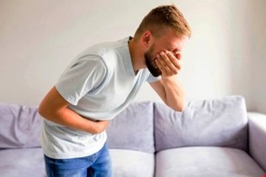 چرا بعضیها اول صبح تهوع دارند؟