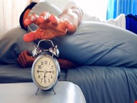 چـطوری خواب آلودگی صبح‌ها رو از بین ببریم؟