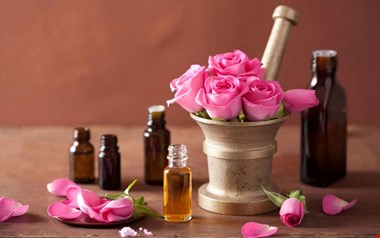 عطر درمانی؛ آشنایی با خواص عطرهای طبیعی