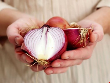 با خوردن پیاز این بیماری ها را از خود فراری دهید