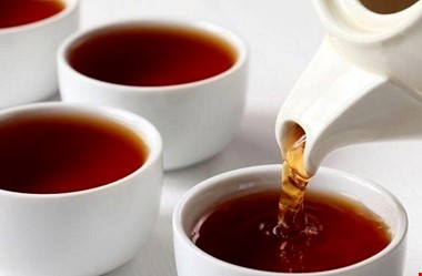 مضرات چای پررنگ / مصرف چای برای این افراد ممنوع!