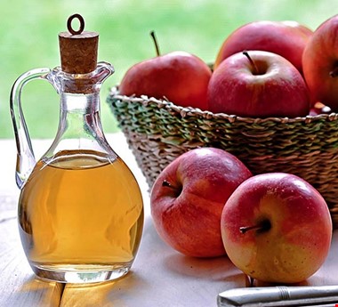 ۸ اشتباه رایج در مصرف سرکه‌  سیب که باید از آن ها دوری کنید