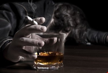 کوری ناشی از مصرف مشروبات الکلی ماندگار است؟