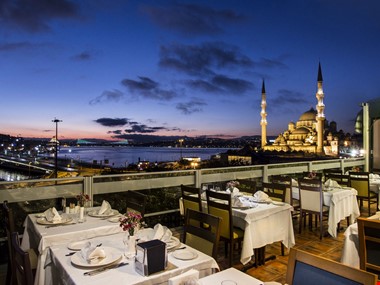 چند توصیه برای کاهش هزینه‌ها در سفر به استانبول + لیست قیمت تورهای استانبول