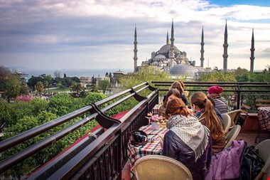 چند نفر ایرانی در ماه پرزلزله به ترکیه سفر کردند؟
