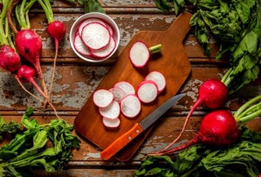 قابل توجه افراد چاق؛ این سبزی اشتهایتان را کور میکند!