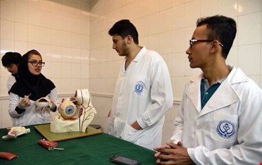 جزییات تعهدات دانش آموختگان علوم پزشکی / این افراد ممنوعالخروج میشوند
