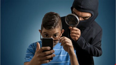مچ جاسوس موبایل تان را اینجوری بگیرید