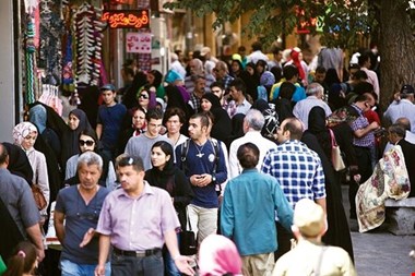 سهم میانسالان از جمعیت کشور؛ ۴۴ درصد/ تهرانیهای «بالاشهری» کمترین موالید را داشتهاند