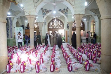 توزیع ۵ هزار بسته معیشتی در حرم مطهر سیدعلاءالدین حسین(ع) شیراز
