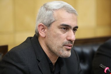 وزیر اقتصاد وارد خوزستان شد
