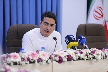 همایون شجریان از لغو کنسرت خیابانیاش خبر داد