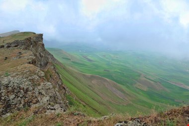 مه آلودگی در ارتفاعات شمالی البرز/ احتمال گرمازدگی در کوههای جنوبی کشور