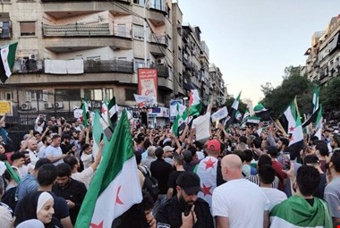 شعارهای ضدصهیونیستی مردم سوریه در حضور «جولانی»+فیلم