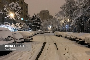 چتر برف و باران بر سر ایران