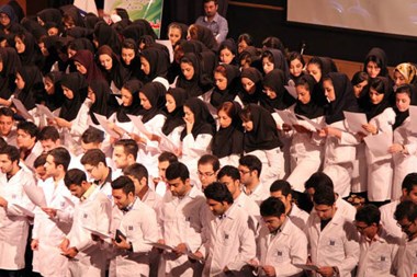 جدال موافقان و مخالفان بر سر افزایش ظرفیت پزشکی؛ ازدحام در کلاس و مطب!