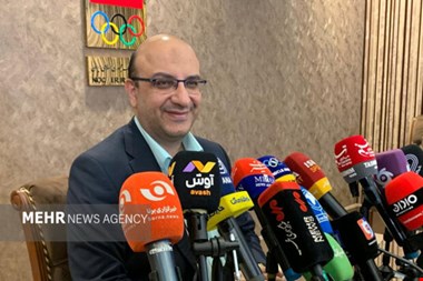 توضیح علی نژاد درمورد پرچمدار و لباس کاروان های اعزامی به بحرین و ریاض