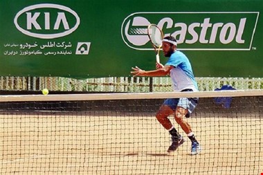 مربی تیم ملی: با بازگشت میزبانیها شتاب پیشرفت تنیس بیشتر میشود