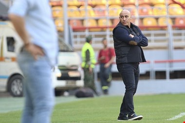 منصوریان: تیمهای مجتبی حسینی جان سخت هستند/ به داد استقلال و پرسپولیس برسید
