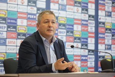 اسکوچیچ حالا حالاها به ایران نمیآید