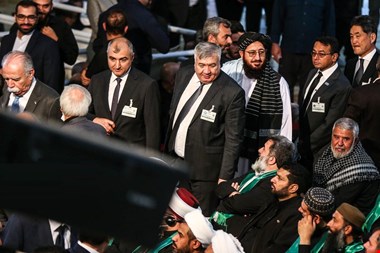 کاردار طالبان در مراسم سالگرد رحلت امام + عکس
