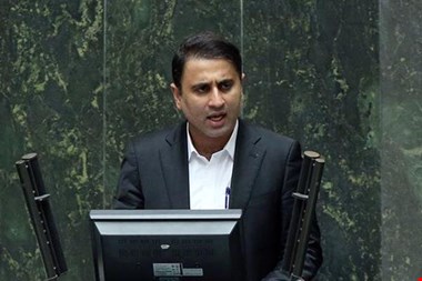 افراد را مجبور به مهاجرت میکنند و انگ بیوطنی به آنها میزنند/ میگویند هر کس نخواست، پاسپورت بگیرد