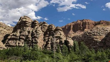 سیزده بدر کجا بریم؟ / سفر به روستایی با کوه های عروسکی در نزدیکی تهران
