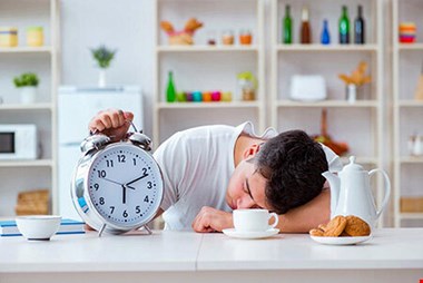 به این دلایل همیشه بی حال و خواب آلود هستید