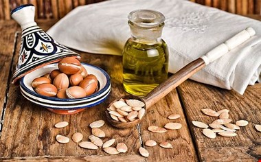 این روغن پوست را شفاف میکند + دستورالعمل ساخت ماسک