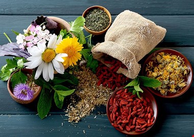 توصیههایی برای رفع گرمازدگی از دریچه طب ایرانی