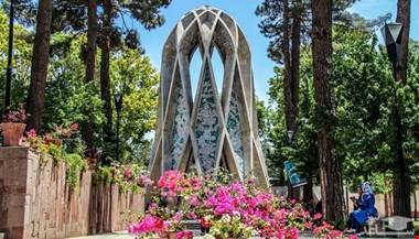 گلباران آرامگاه خیام نیشابوری / خیام کیست؟