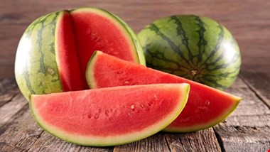 اگر این بیماری را دارید، خوردن هندوانه برای شما ممنوع است!
