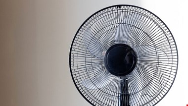 چرا زمان خواب نباید از پنکه استفاده کنیم؟