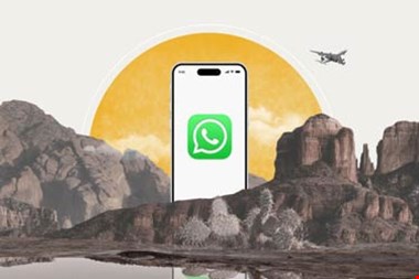 طراحی جدید واتس‌اپ: وقتی شیشه‌ها در آیفون می‌درخشند