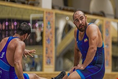 پیروزی قاطع امیرحسین زارع در قهرمانی جهان؛ دومین فینالیست کشتی ایران
