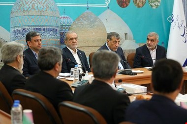 پزشکیان: هدف ما کوچک کردن دولت و کاستن از بار اقتصادی است