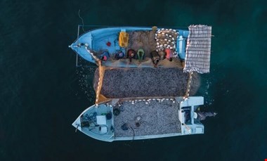 صیادان هرمزگان قربانیِ دریای متلاطم و قانون گریزیِ شب‌چراغی‌ها