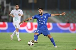 هواداران استقلال خواهان جدایی مدافع پراشتباه شدند