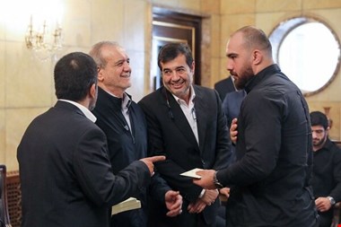 دنیامالی: کشتیگیران نشان دادند که قبل از اینکه قهرمان باشند، پهلوانند