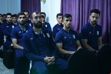 جلسه فنی قلعه نویی با ملی پوشان پیش از دیدار با ازبکستان
