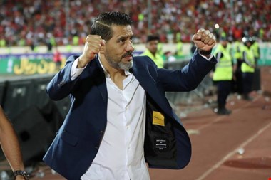 افشین پیروانی در پرسپوليس خواهد ماند