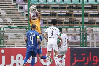 فرعباسی جلوتر از آدان؛ رقابت داغ درون دروازه استقلال