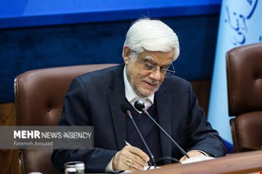 عارف: قهرمانی تیم ملی کشتی فرنگی نشانه‌ای از توانمندی جوانان ایران است