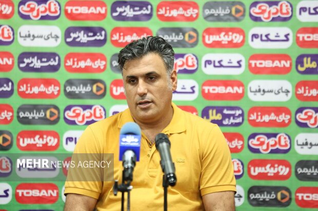 خلیفه اصل: برای جذب بازیکن منتظر باز شدن پنجره هستیم