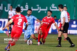 تقابل صدرنشین فعلی با صدرنشین واقعی؛ پرسپولیس دنبال پرواز با قو!